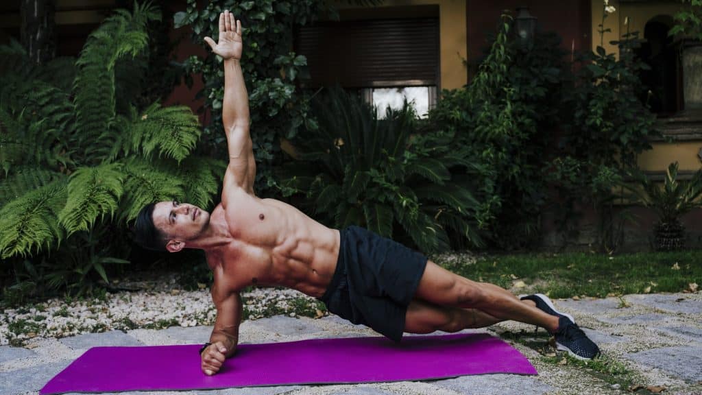 Personal Trainer und Extremsportler verrät: Diese 5 Bewegungen sollte jeder beherrschen