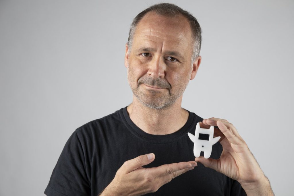 Schimpfolino-Weiterentwicklung: Schimpfen jetzt über Handy und Smart Speaker