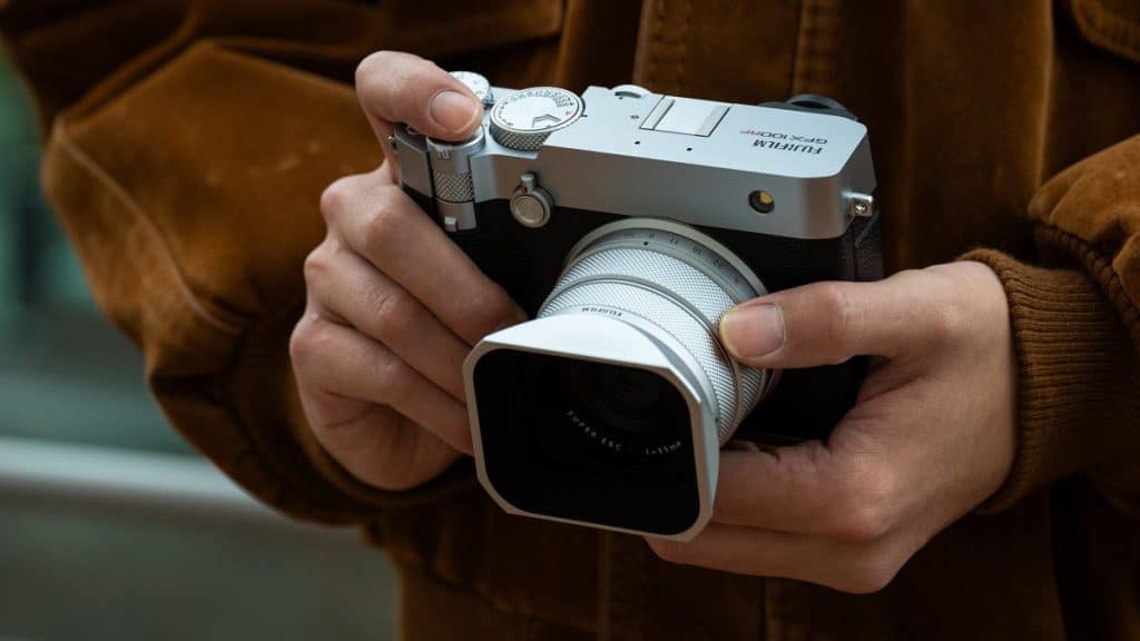 Edle Kompakte mit Mittelformatsensor: Fujifilm GFX100RF mit 100 Megapixeln